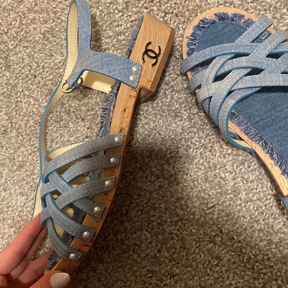 Chanel sandals size 38 - Picture 2 of 3